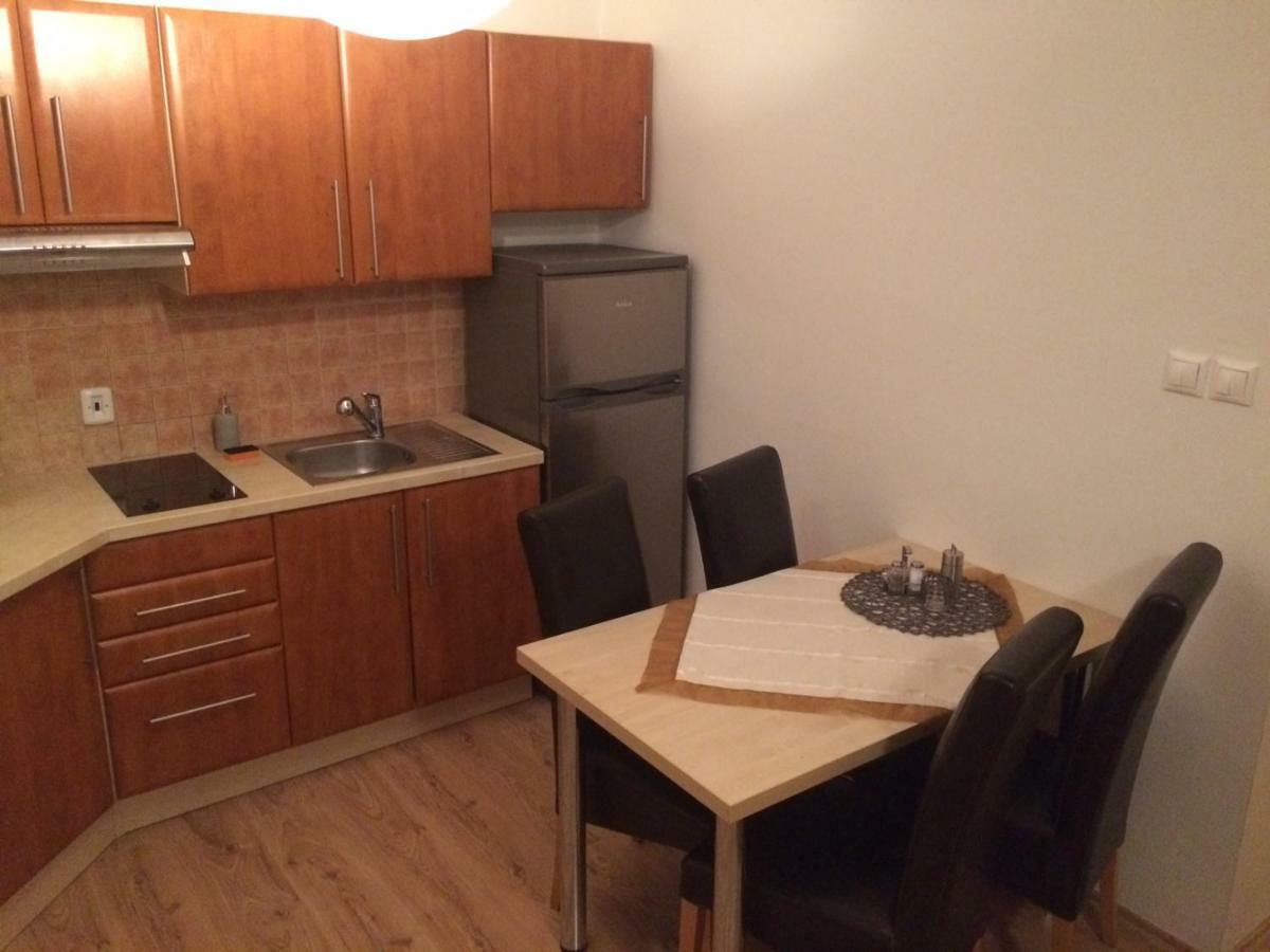 Beska Lägenhet Bešeňová Exteriör bild
